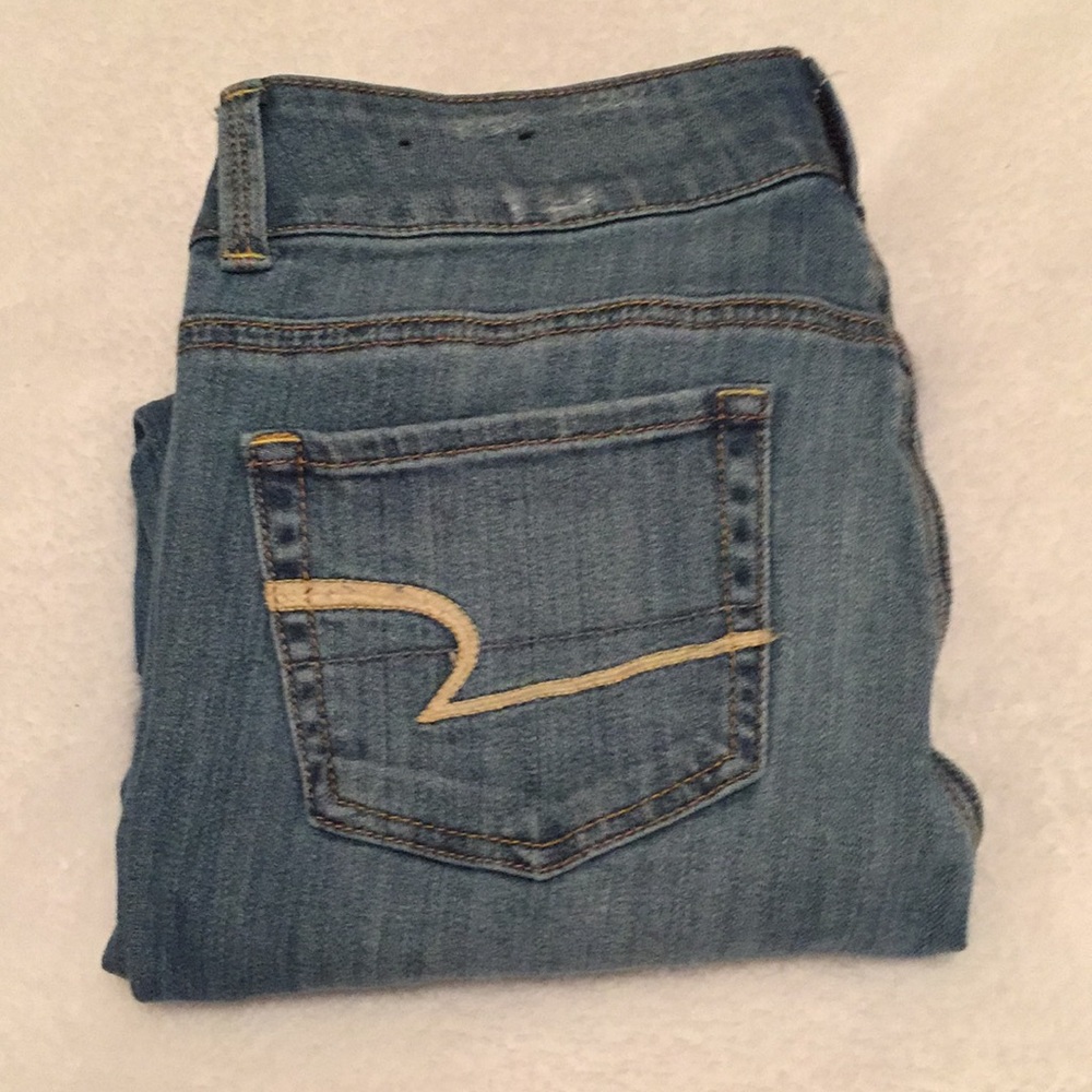 AEO Jeans Artist Cropped Style